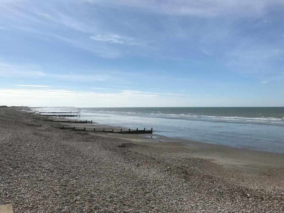 Wittering Holiday Homeイースト・ウィッタリング エクステリア 写真